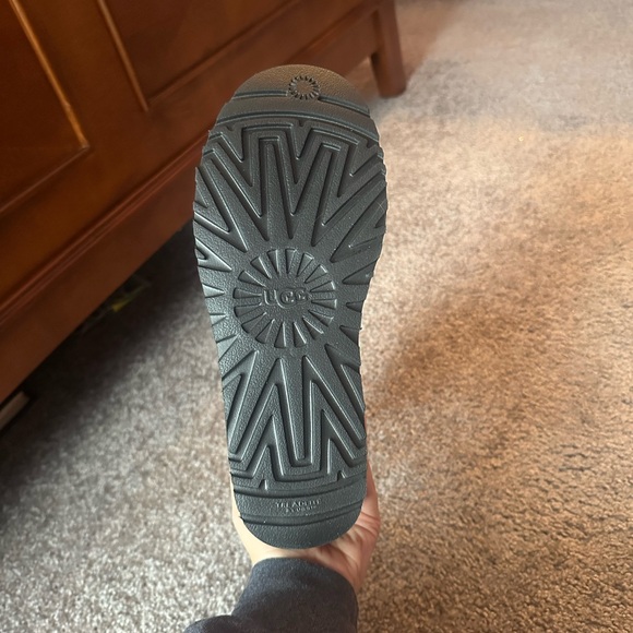 NWT UGG Classic Short II black boot - women’s size 9 - Picture 8 of 10